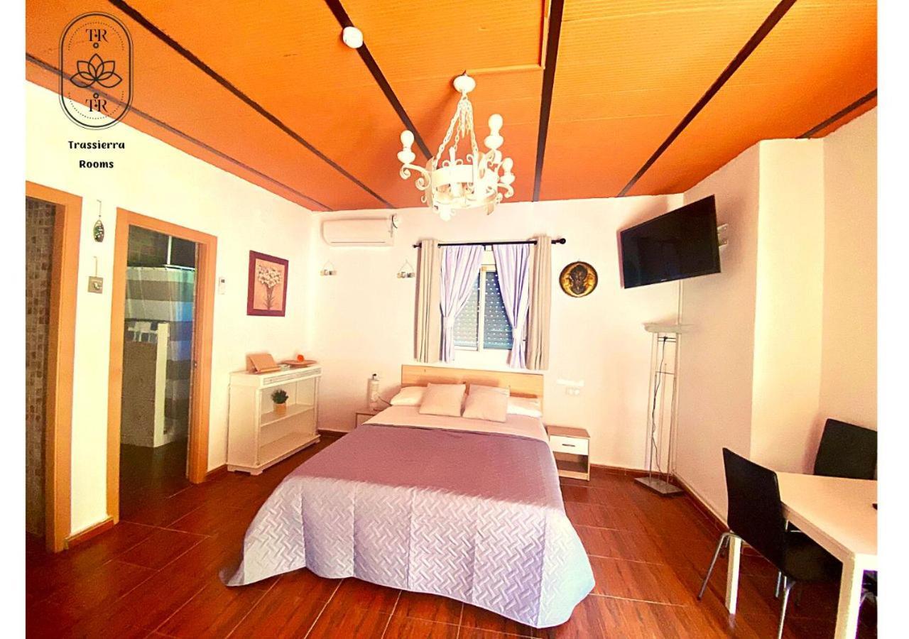 Estudio Con Cocina, Bano Y Piscina De Temporada Compartida, A 8Km De Cordoba, En Plena Sierra, By Trassierrarooms Buitenkant foto